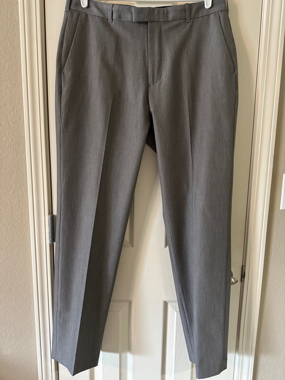 Van Heusen Men's Gray Straight Dress Pants